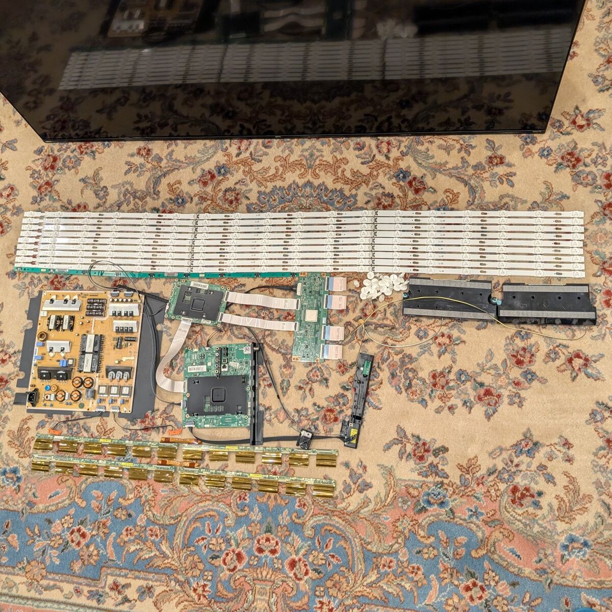 All electronic parts for a Samsung 75" 4K Smart TV