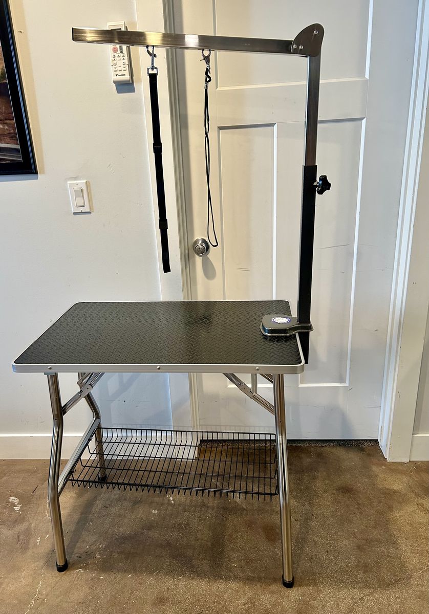 New Flying Pig Dog Grooming Table 32x21, Foldable, Arm, Loops