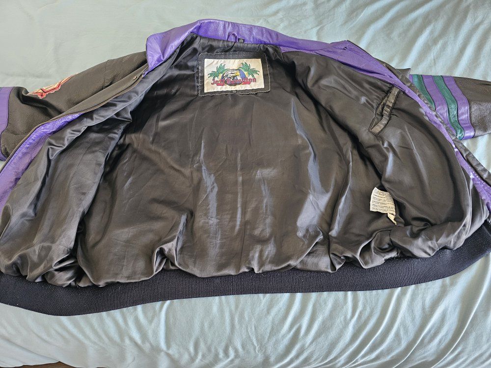 Main image 4