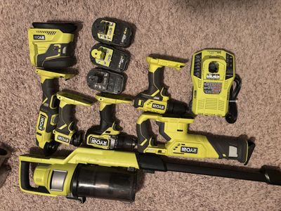 Really nice 11 piece Ryobi tool set in amazing condition