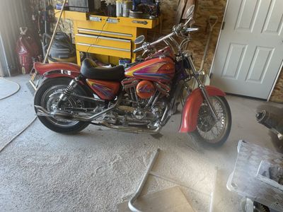 XLH 883 Harley