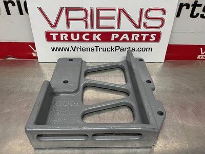 Peterbilt 379 Right Upper Hood Pivot, Part # 13-04286R
