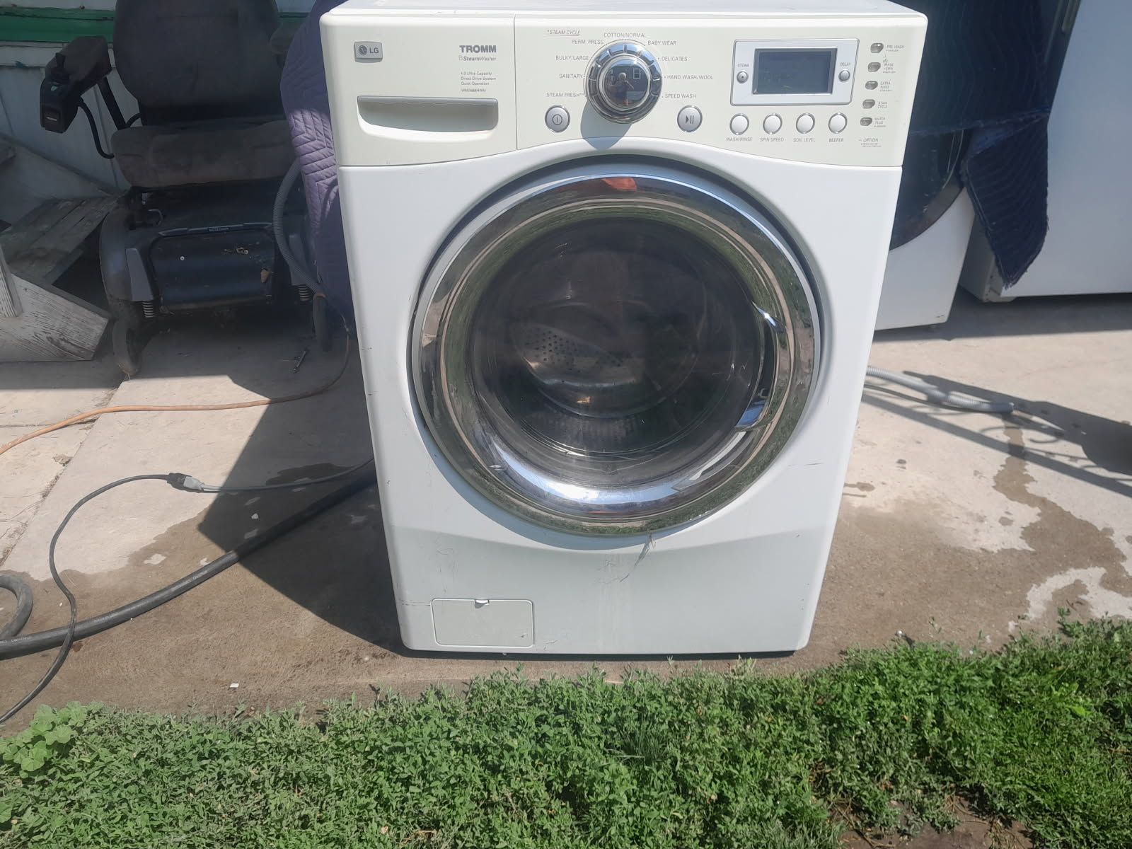 Very Nice LG Front Load Washer