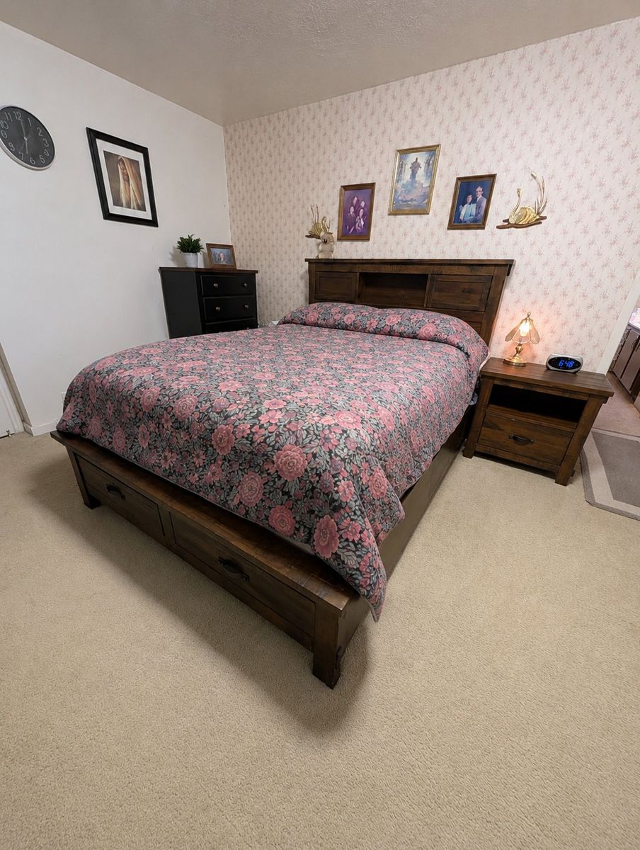 Main image 3