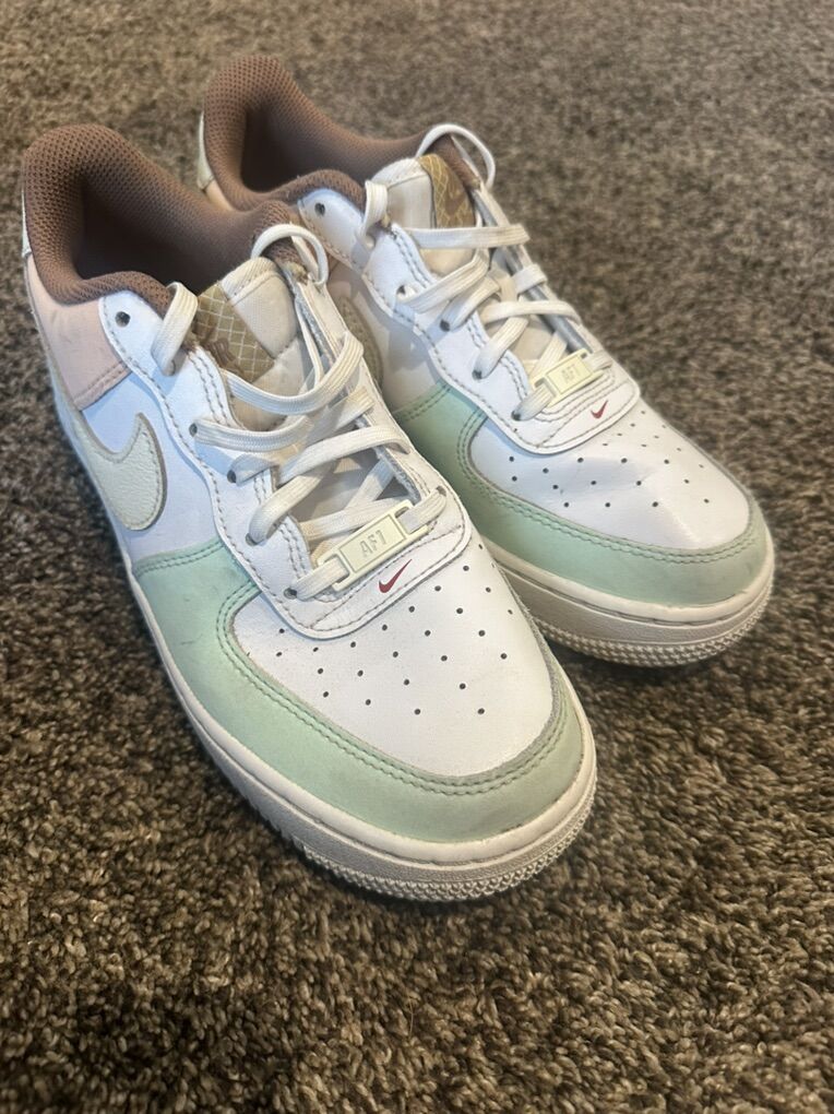 Nike Air force 1 Girls  Size 5.5