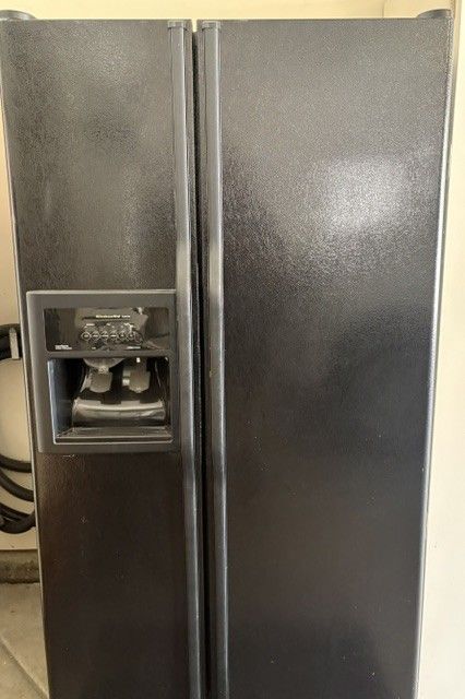 KitchenAid Side-by-Side Refrigerator in Black with Ice and Water Dispenser