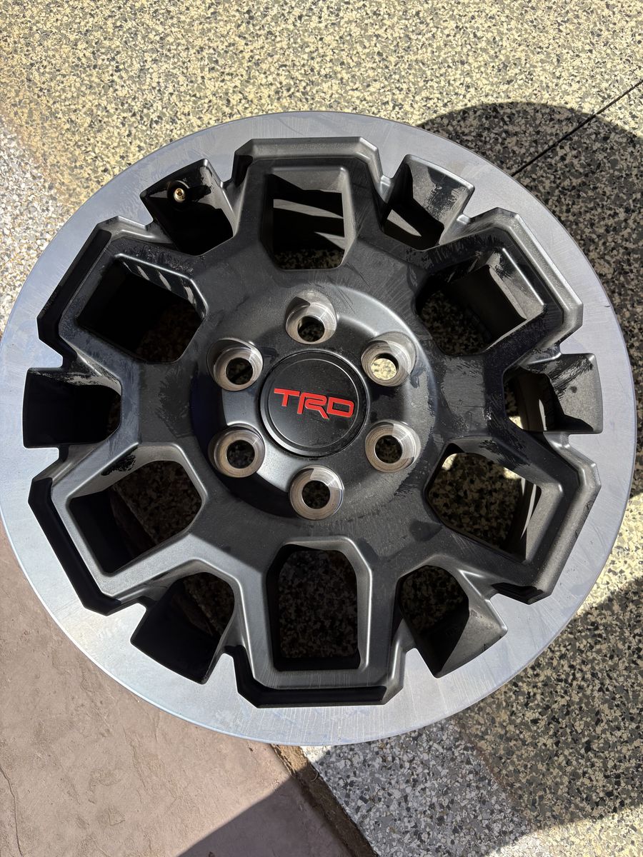 Toyota 4 runner rims like new