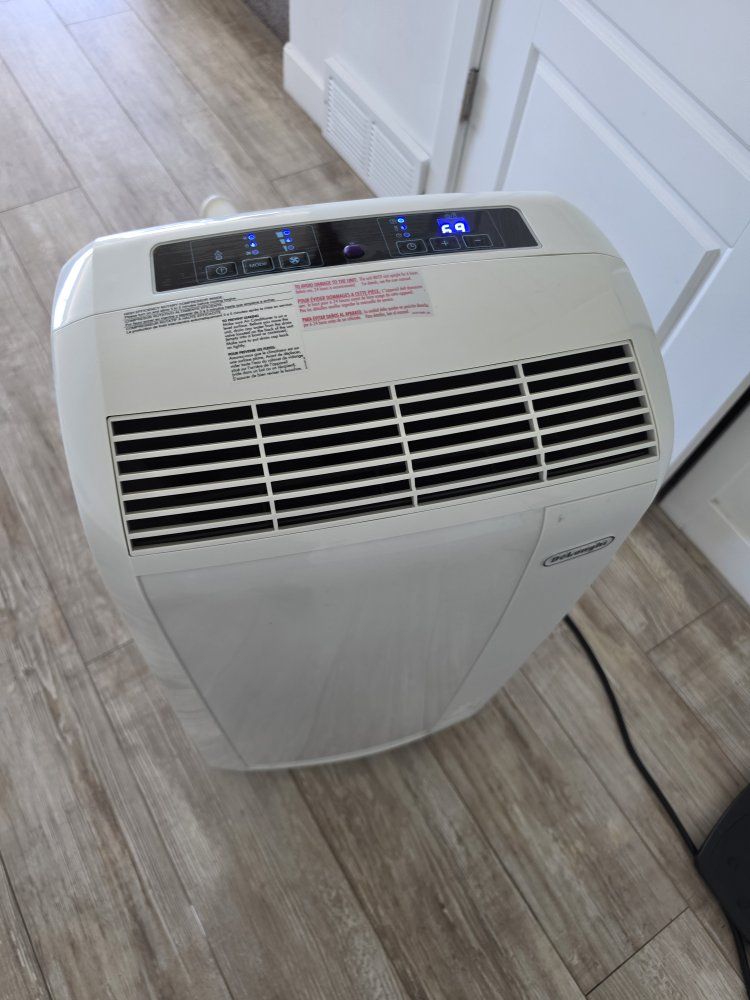 DeLonghi Portable Air Conditioner w/ Remote Control - White, Used, Works Great 11,500 btu
