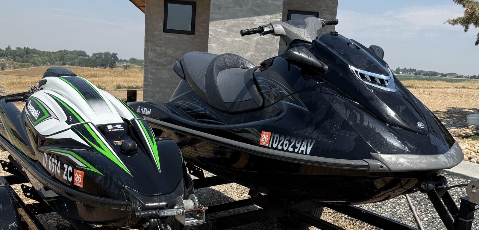 2017 Kawasaki SXR1500 2014 Waverunner VX1800