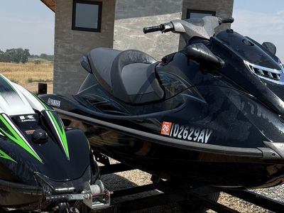 2017 Kawasaki SXR1500 2014 Waverunner VX1800