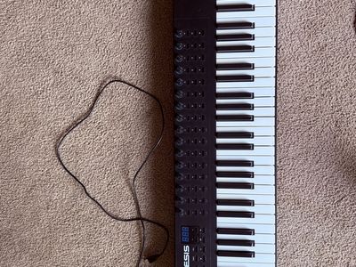 New keyboard with drum pads