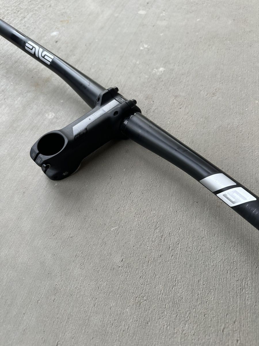 ENVE M5 MTB Handlebars and Synchros 90 mm Stem