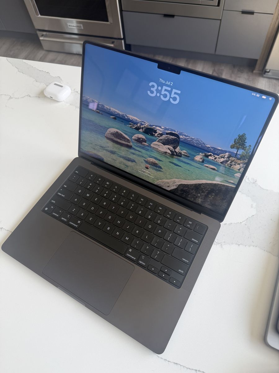 MacBook Pro M4 2024