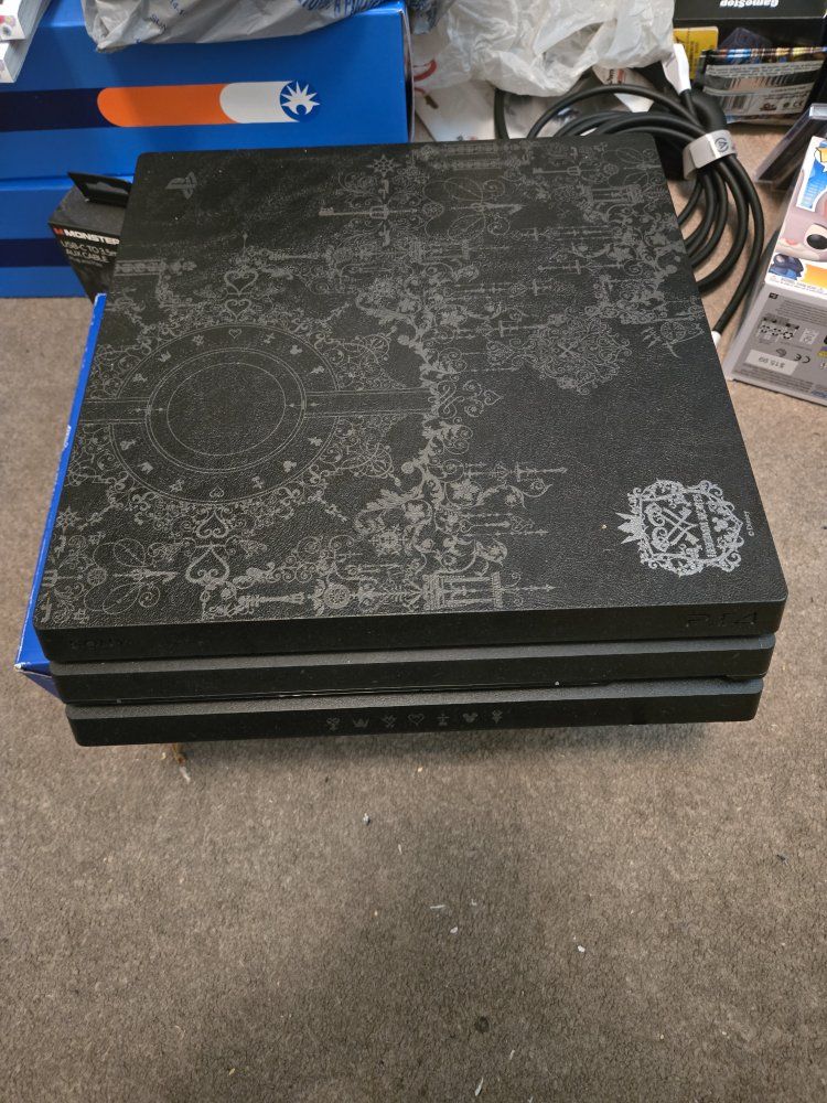 PS4 Pro Kingdom Hearts 3 Edition
