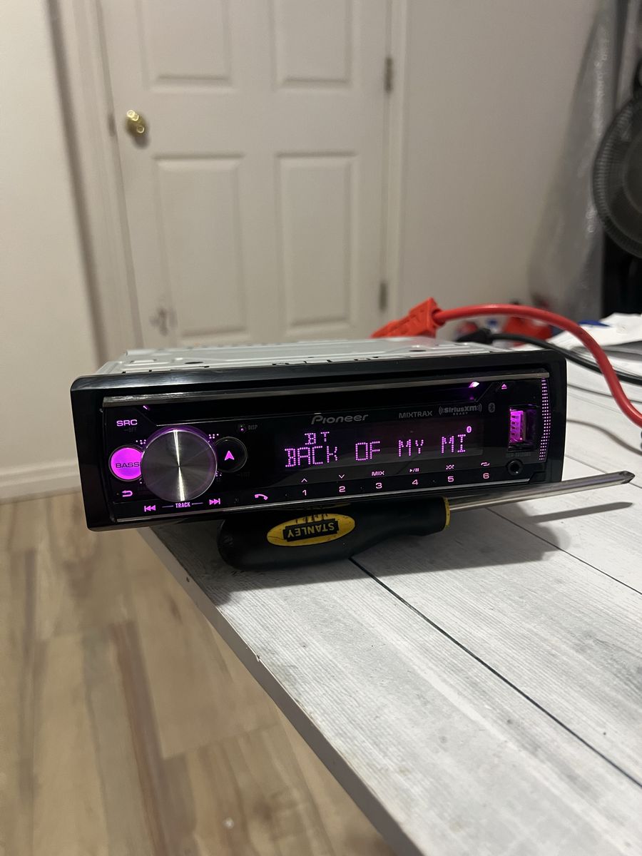 Pioneer Stereo bass  BLUETOOTH FM USB aux outputs
