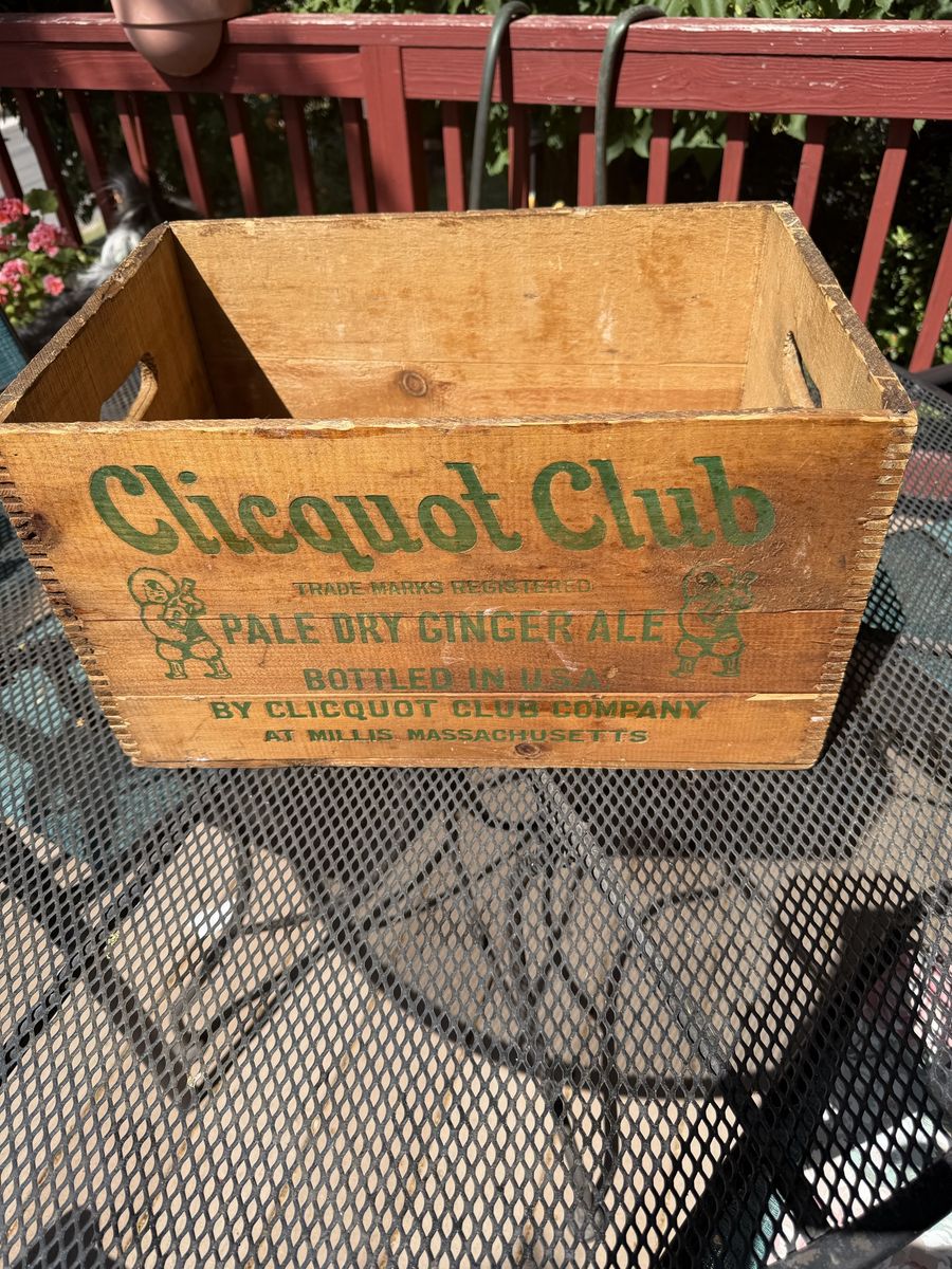 Vintage Clicquot Club Pale Dry Ginger Ale Wood Crate - 2 Dozen Pint Bottles, Millis MA
