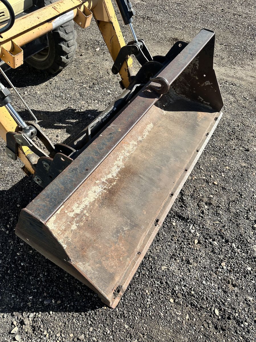 Main image 3