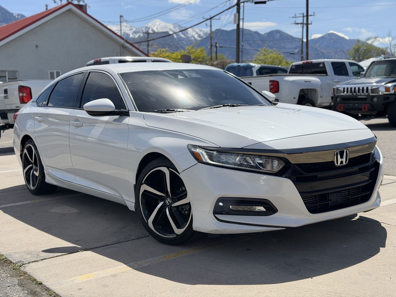 Main image 3