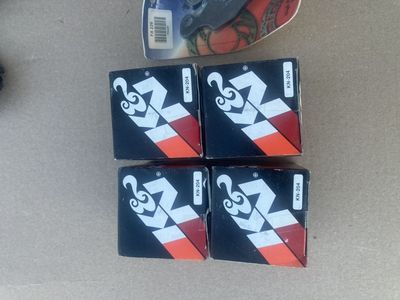 4 K&N Oil Filters KN-204