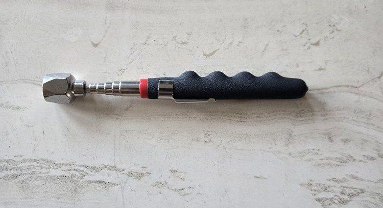 hand held telescoping magnet screw and bolt retreiver new