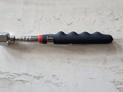 hand held telescoping magnet screw and bolt retreiver new