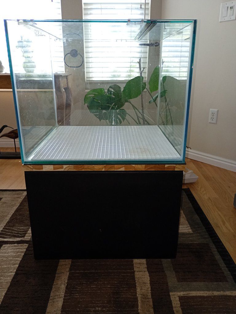 50 gallon glass Terrarium/Aquarium Tank with top and Stand - 24x18x24 inches