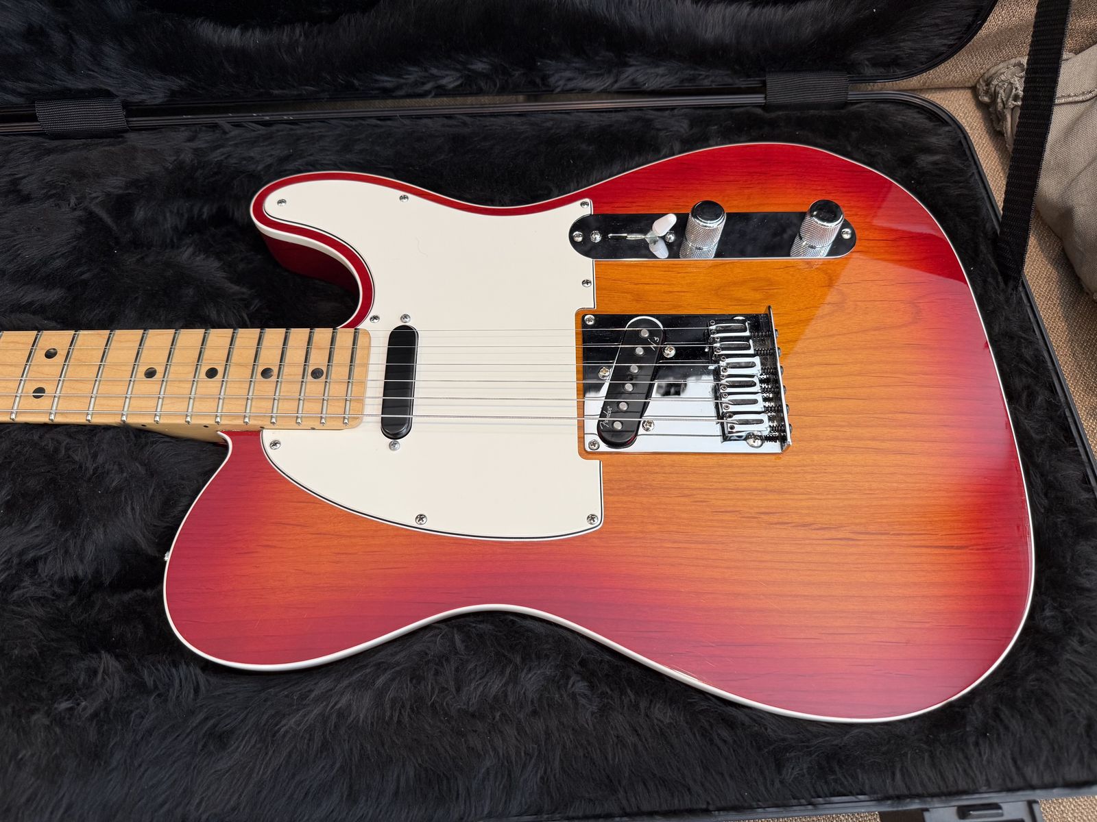 American Fender Telecaster Deluxe with case and 2 sets pickups Tele Cherry Burst