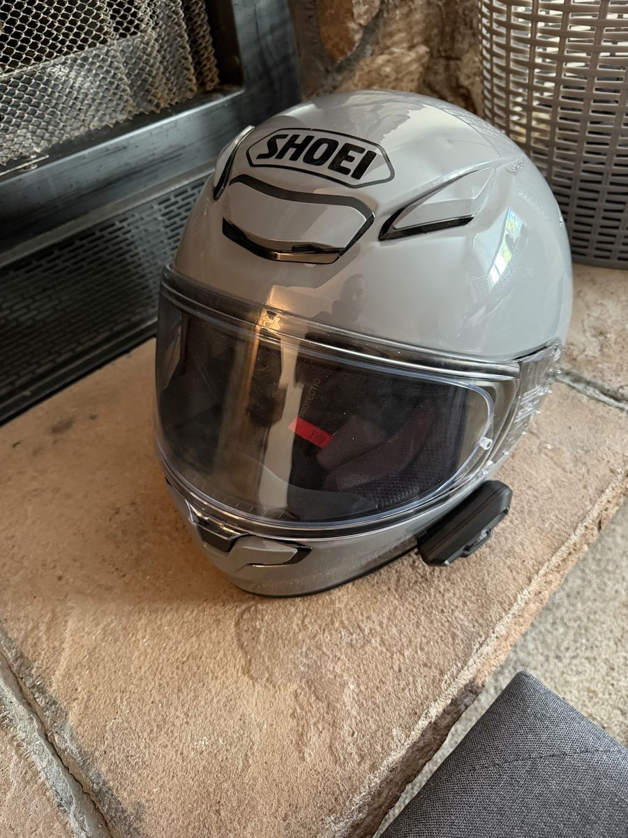 Shoei RF1400 with Cardo Freecom 4x