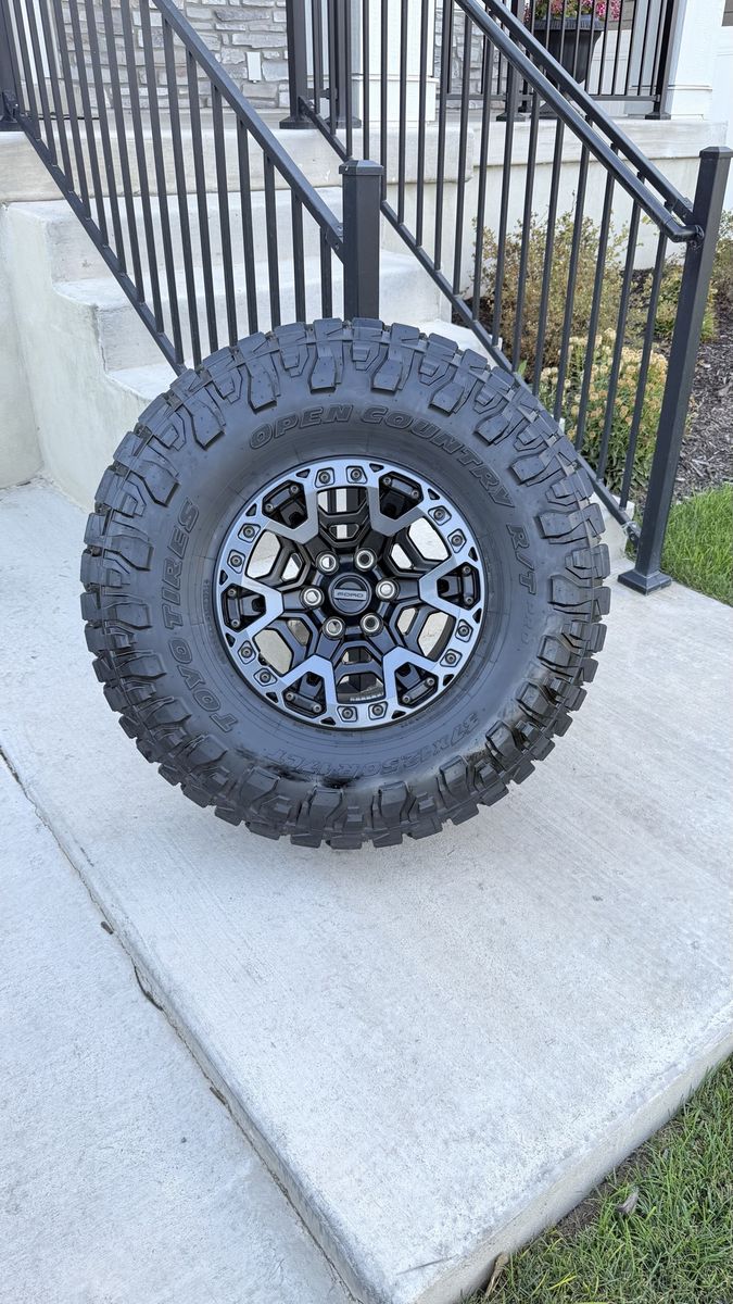 Ford Raptor R Rims and Tires 37/12.50R17 Toyo RT Pro