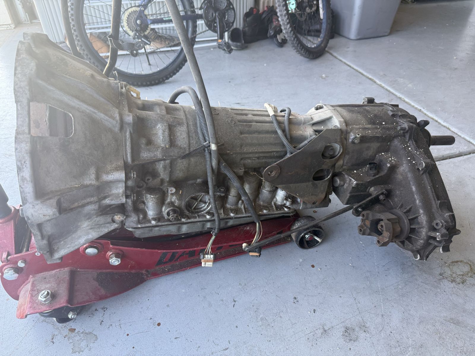 1996 Jeep Cherokee Transmission with Transfer case.