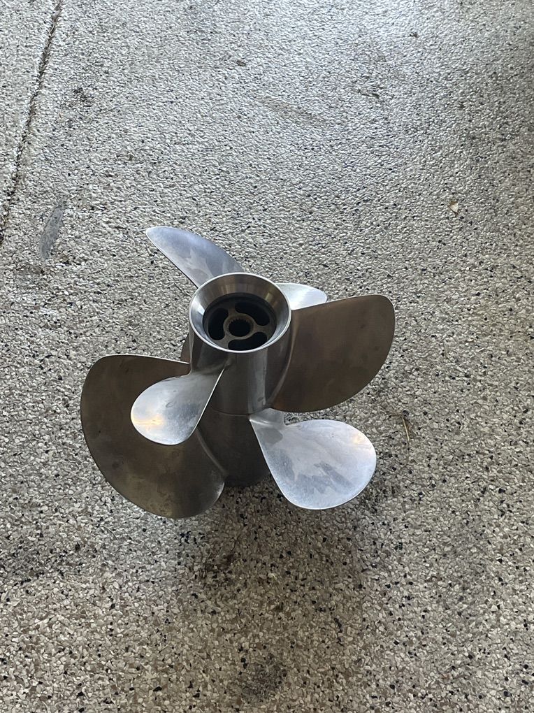 Volvo Penta DuoProp FH4 Stainless Steel Prop Set