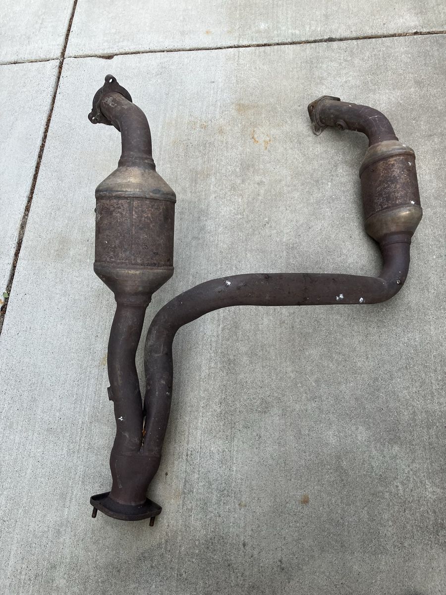 Chevy OEM Catalytic Converter for 2001-2007 Tahoe Silverado Suburban - Stock, No Sensors