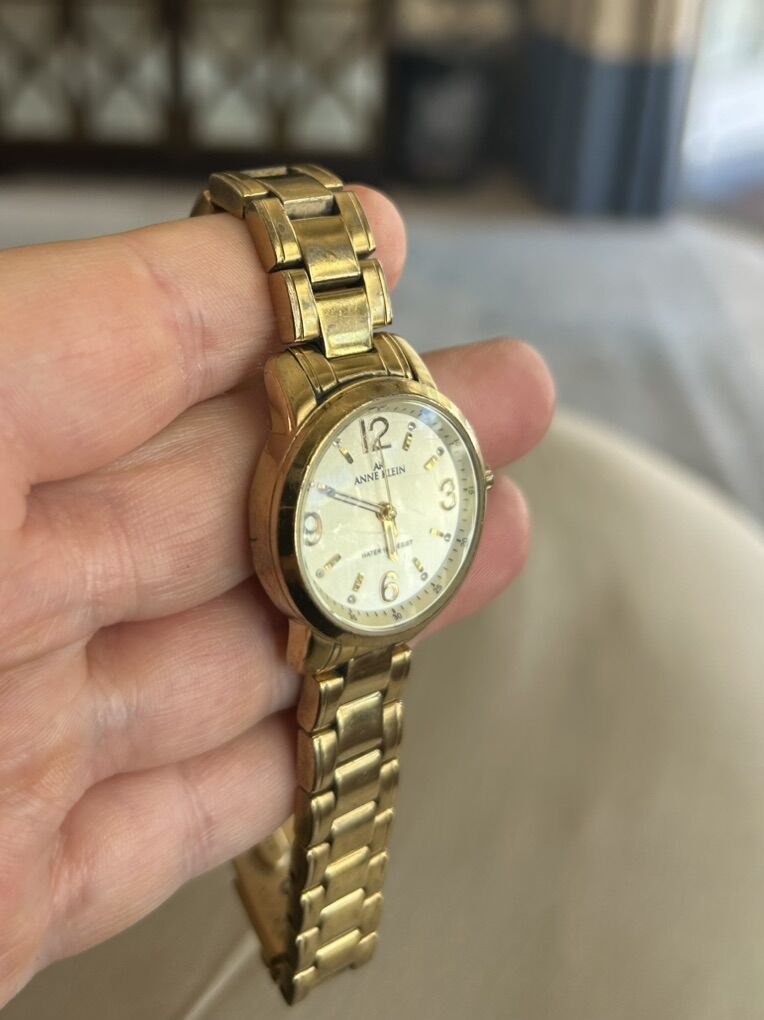 Anne Klein Women’s Watch Gold Face Y121E