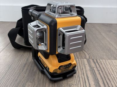 Dewalt Laser Level 360 Self Leveling, 3 Way Green