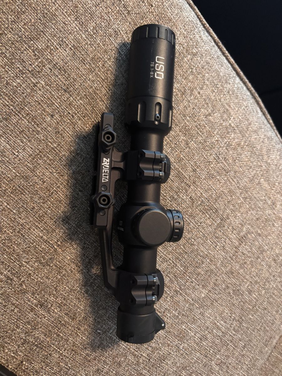 U S O Ts 1-8x Rifle scope Illuminated Red