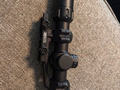 U S O Ts 1-8x Rifle scope Illuminated Red