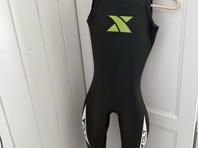 XTERRA Volt Triathlon Wetsuit WMS (Women's Medium Small) Sleeveless Neoprene