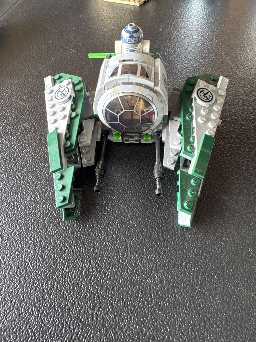 Lego yoda starfighter