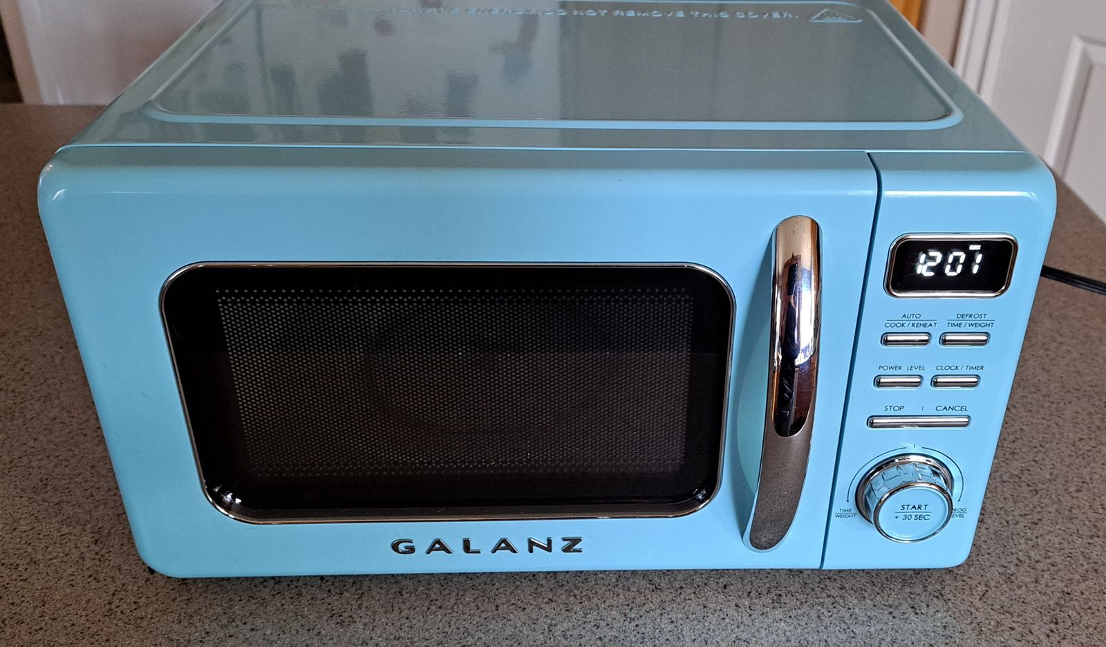 Galanz Retro Countertop Microwave Oven .7 cu ft Blue