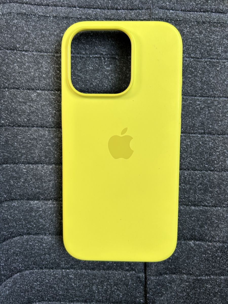 Apple iphone 16 Pro silicone case with mag safe and camera control