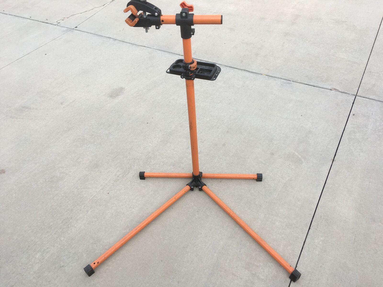 Bicycle repair stand