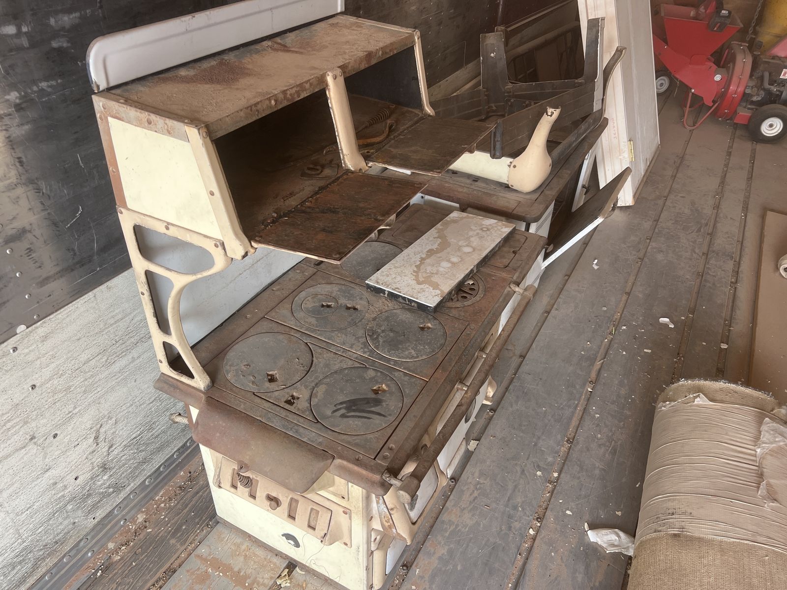 Main image 4