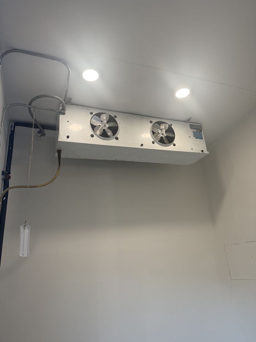 Larkin Commerical Refrigerator Unit