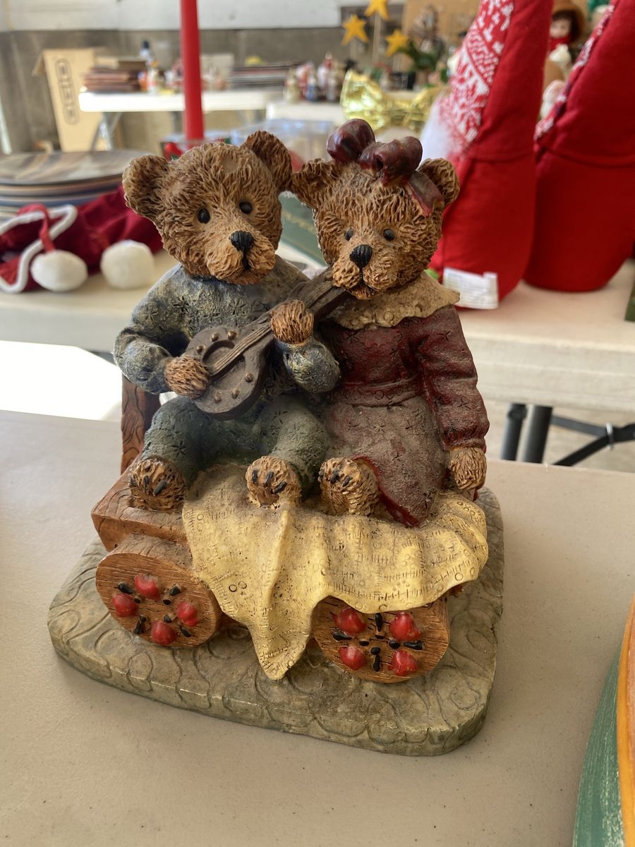 Collectible Resin Teddy Bear Couple Figurine with Banjo