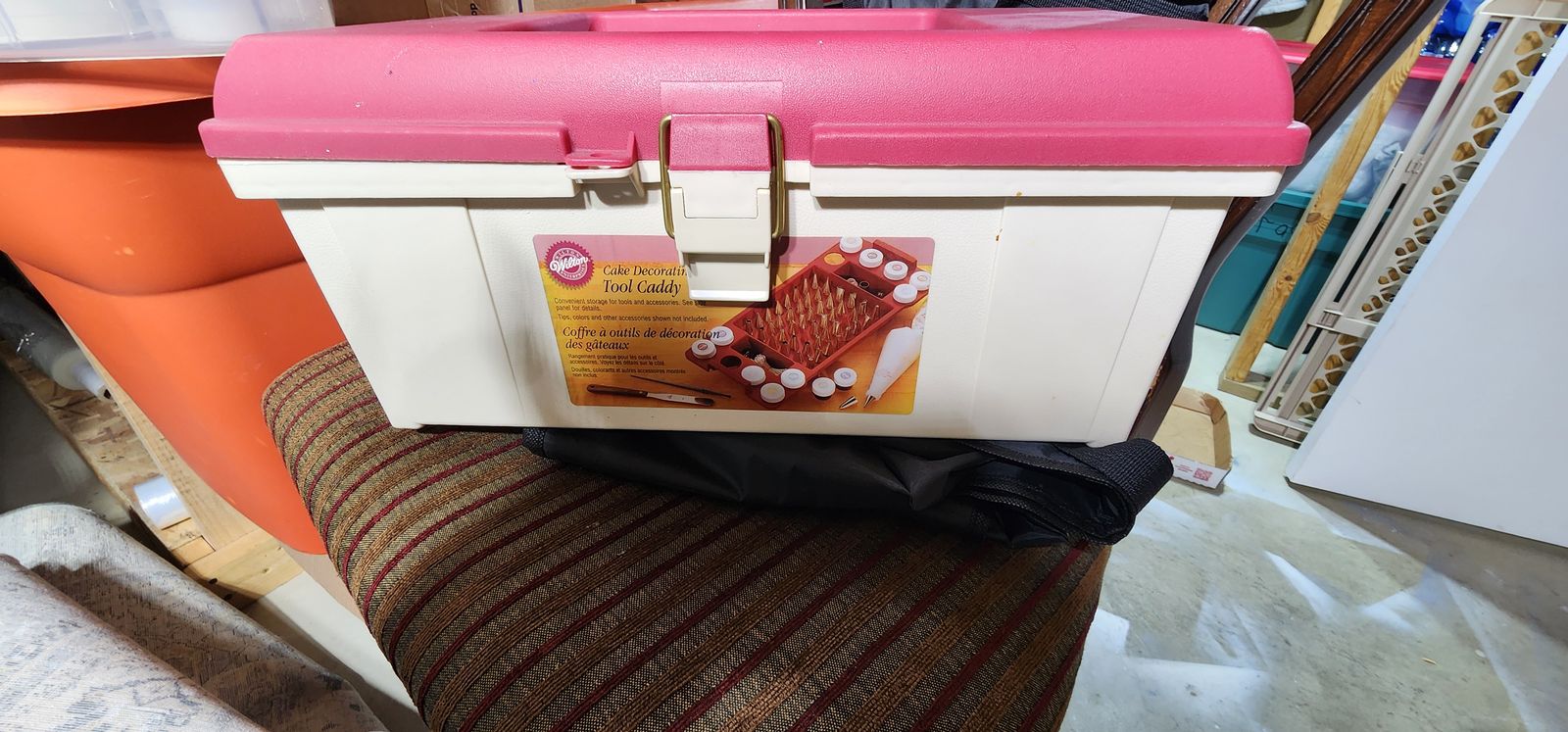 Wilton Tool Caddy Box Cake Decorating Organizer Box LOTS of Extras Tips Bags
