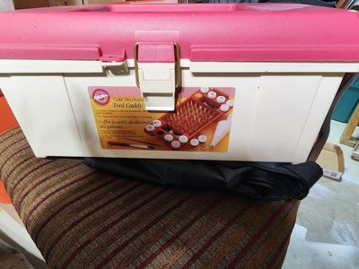 Wilton Tool Caddy Box Cake Decorating Organizer Box LOTS of Extras Tips Bags