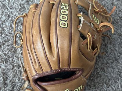Wilson A2000 DP15 Baseball Infield Glove - Right Hand Throw (RHT) - Used
