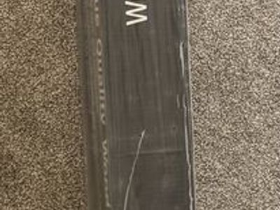 IWE830 Bunflow Oak – 2 Boxes / 49.86 Sq Ft – NEW – $175