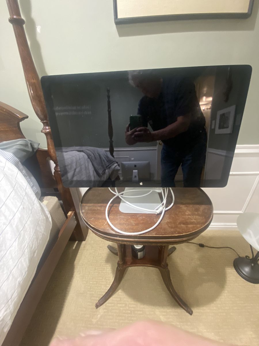 The 27-inch Apple Thunderbolt Display (Model A1407) 