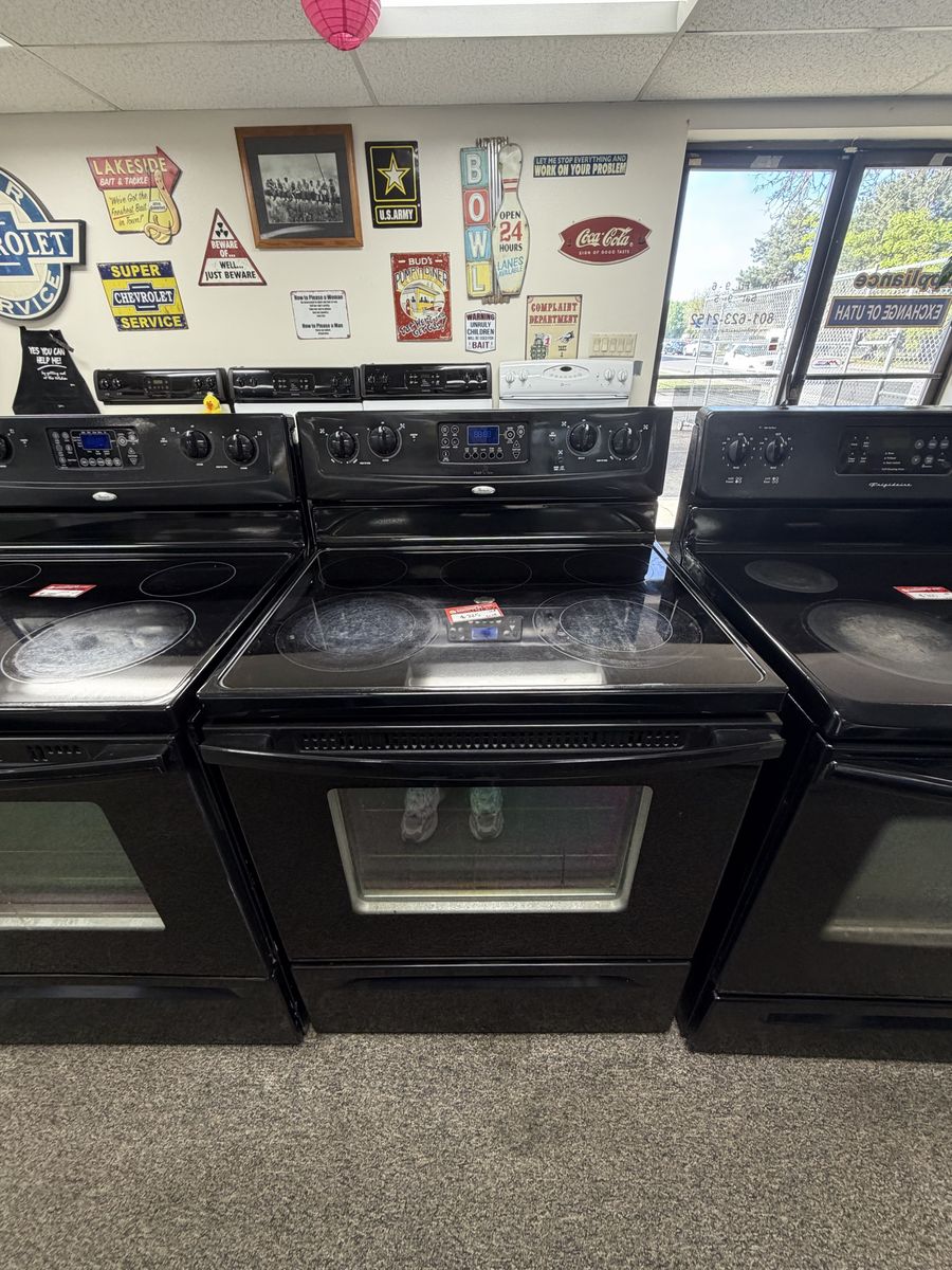 GOOD CONDITION WHIRLPOOL GLASS TOP RANGE